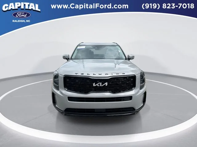 Used 2022 Gray Kia EX image 3