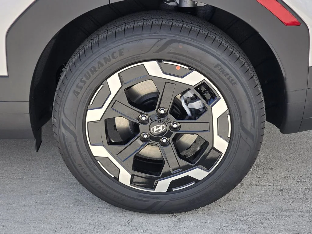 New 2027 Silver Hyundai SEL image 5