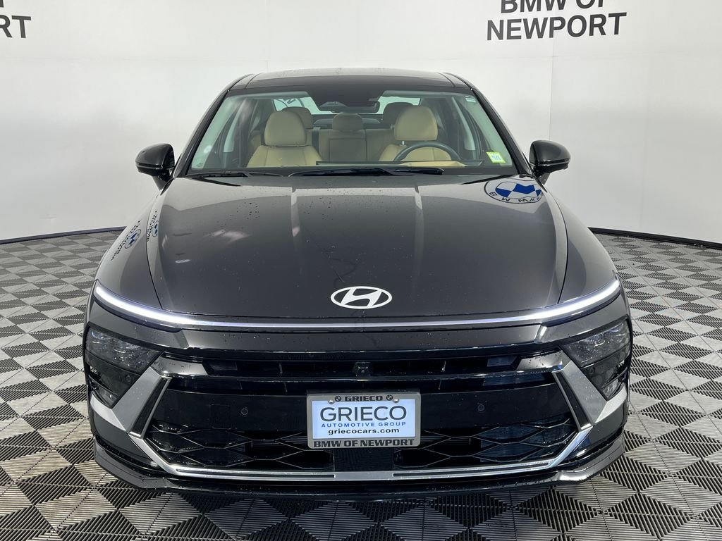 Used 2026 Black Hyundai Limited image 3