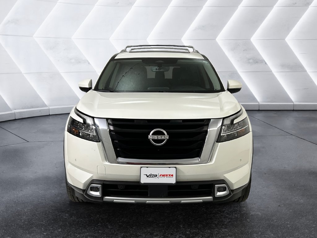 Used 2024 White Nissan SL image 2