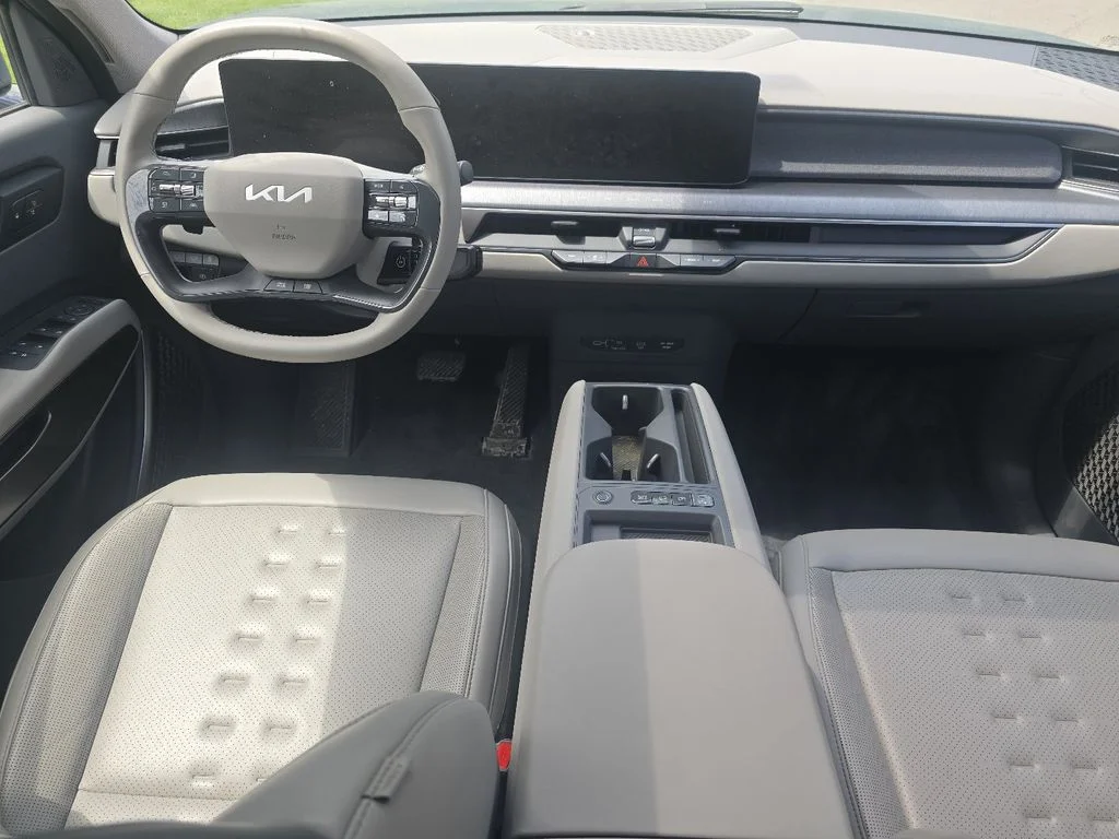 Used 2024 Green Kia Wind image 22