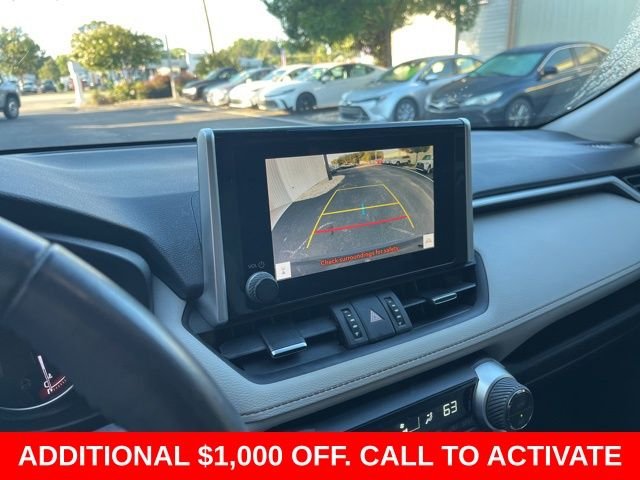Used 2023  Toyota XLE Premium image 25