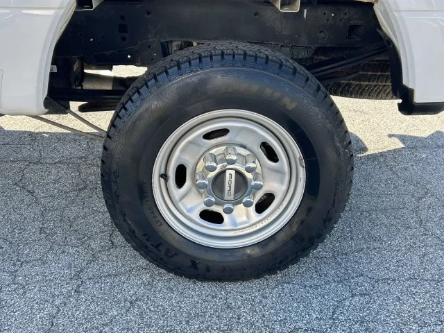 Used 2017 White Ford XL image 11