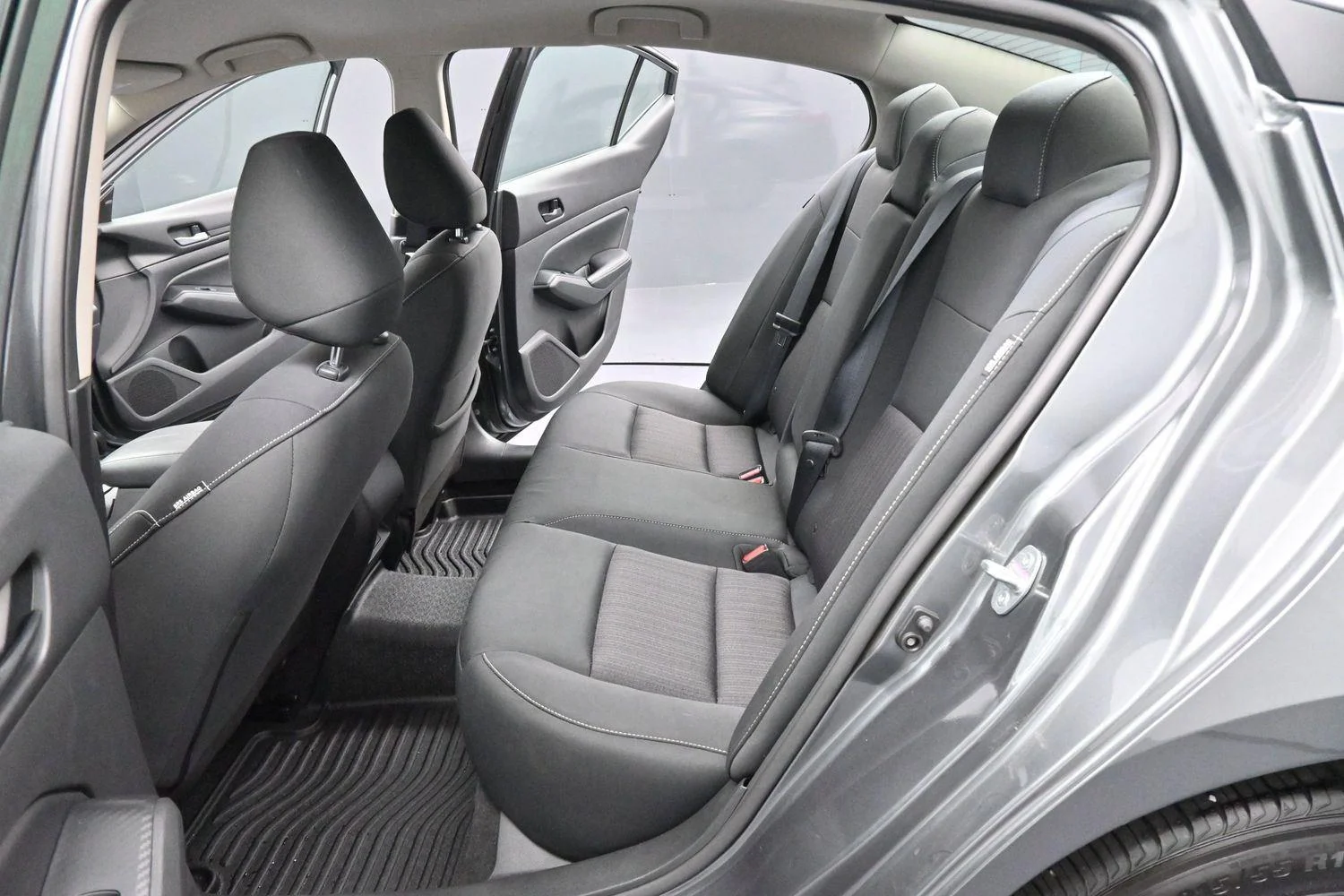 Used 2024 Gun Metallic Nissan 2.5 SV image 25