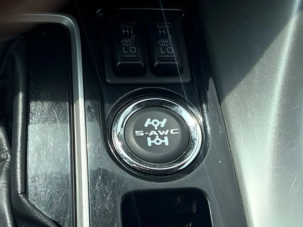 Used 2024 Gray Mitsubishi SEL image 14