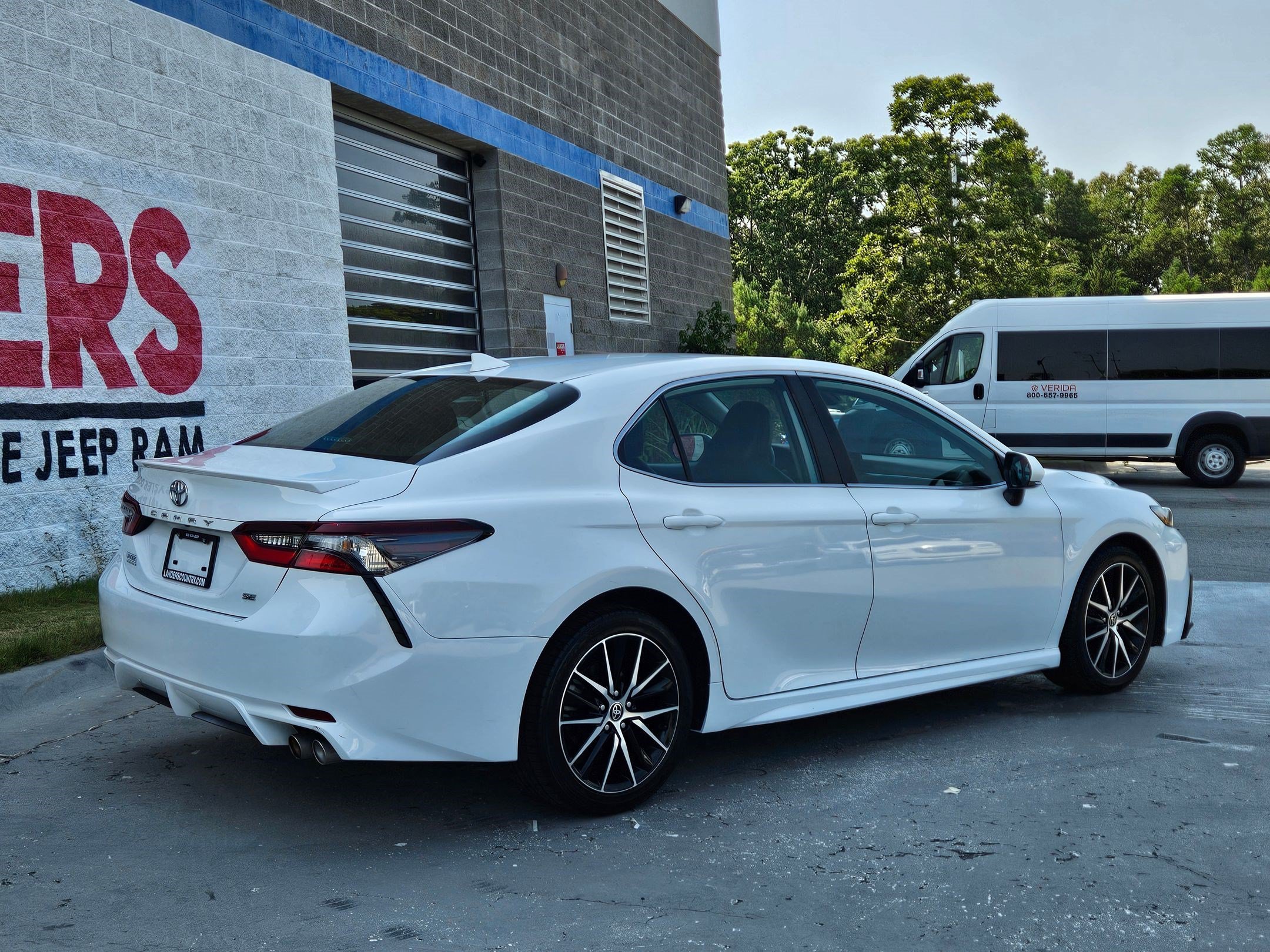 Used 2024 Ice Cap Toyota SE image 7