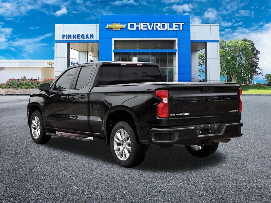 Used 2021 Black Chevrolet Custom image 5