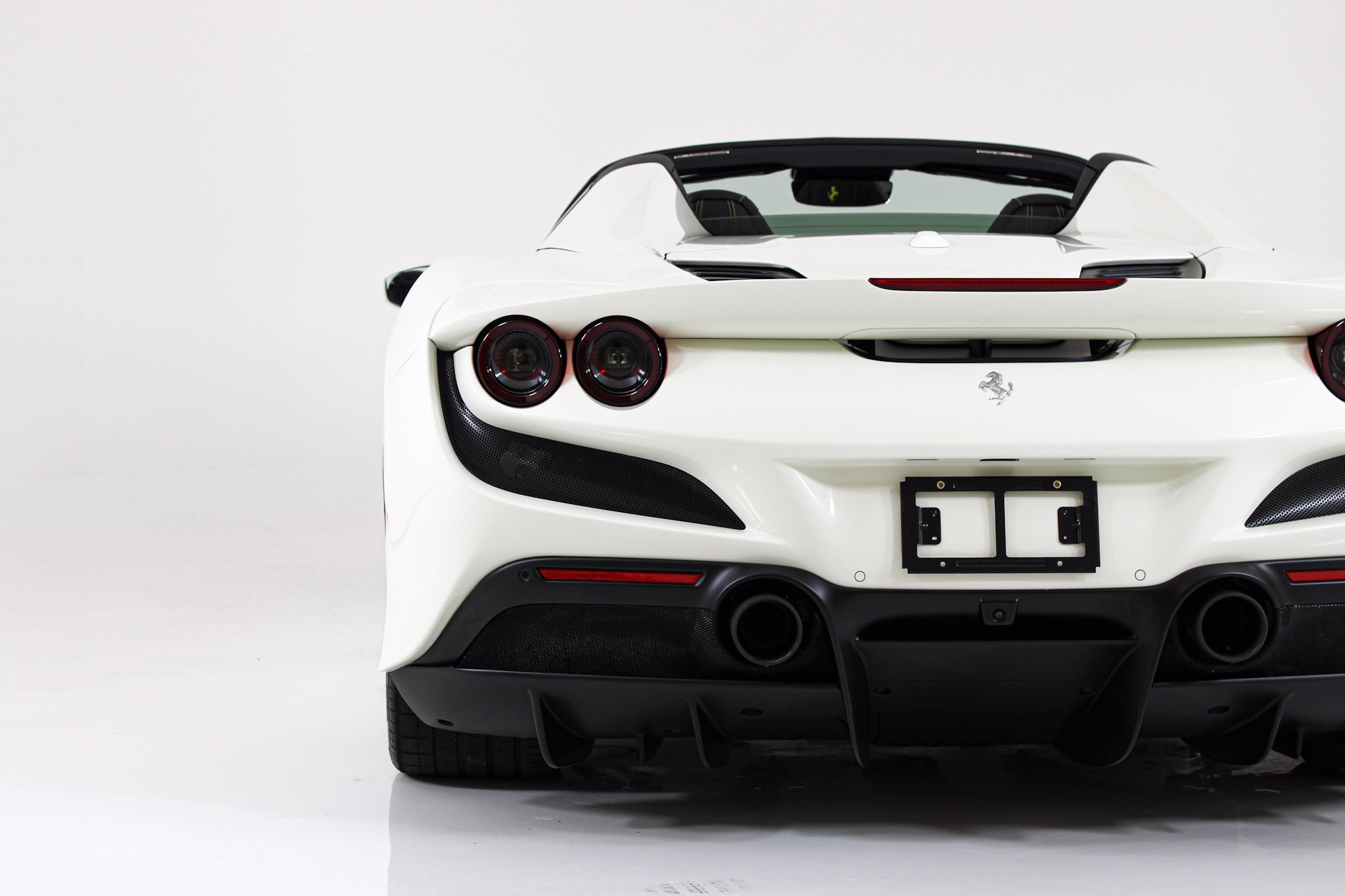 Used 2022 White Ferrari  image 28