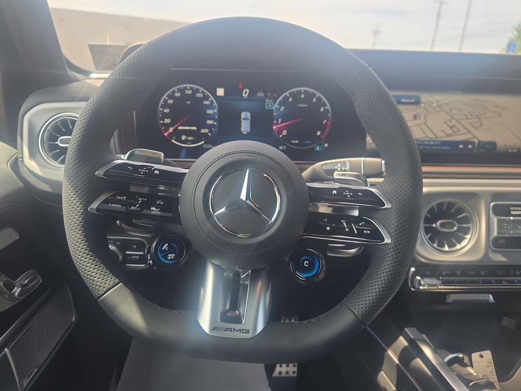 New 2026 MANUFAKTUR Exclusive Cardinal Red Magno Mercedes-Benz AMG® G 63 SUV image 14