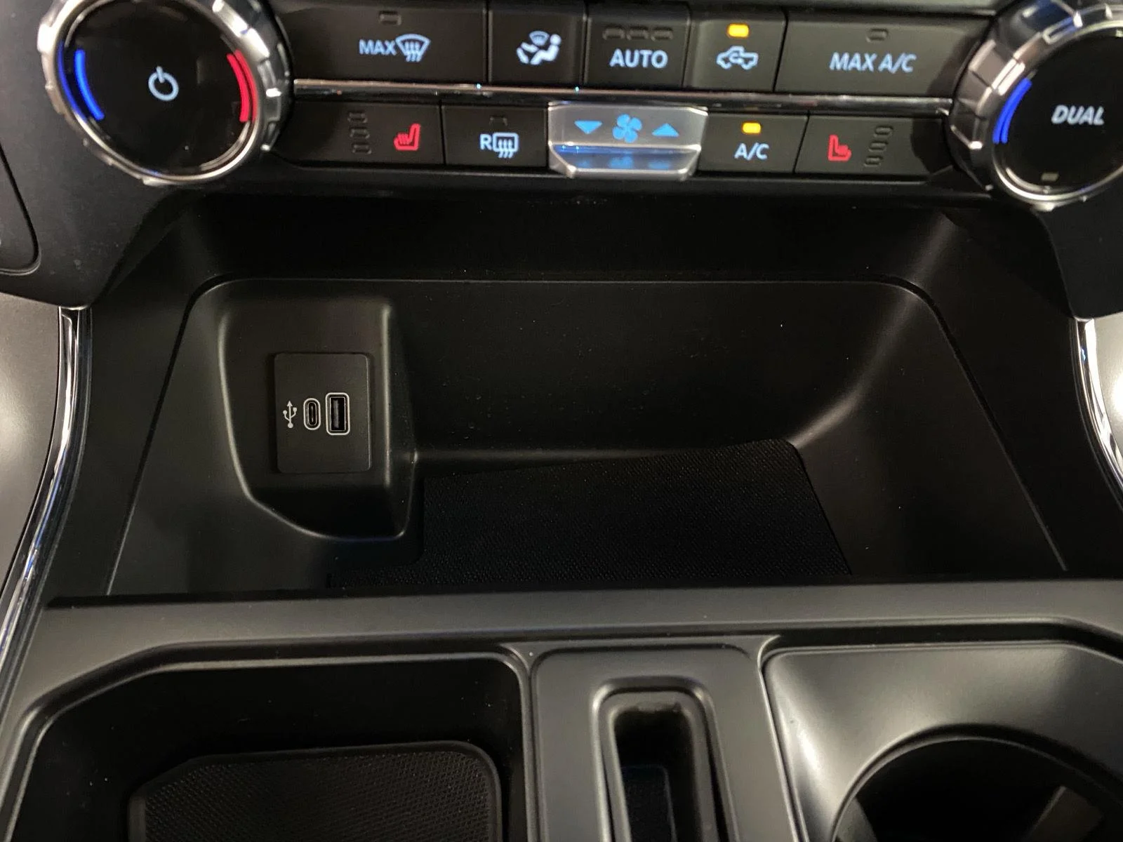 New 2026 Silver Metallic Ford XLT image 12