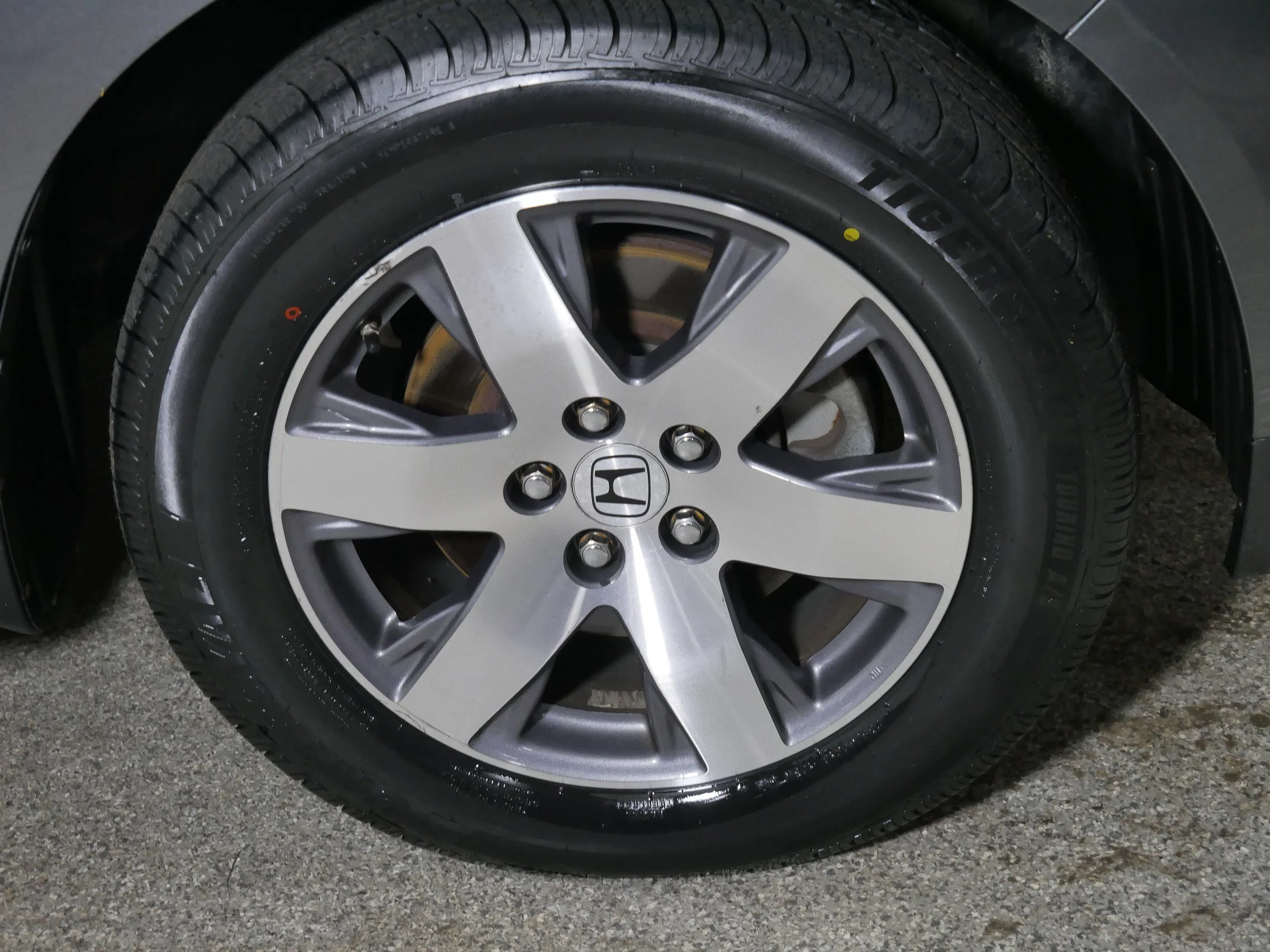Used 2013 Polished Metal Metallic Honda Touring image 15