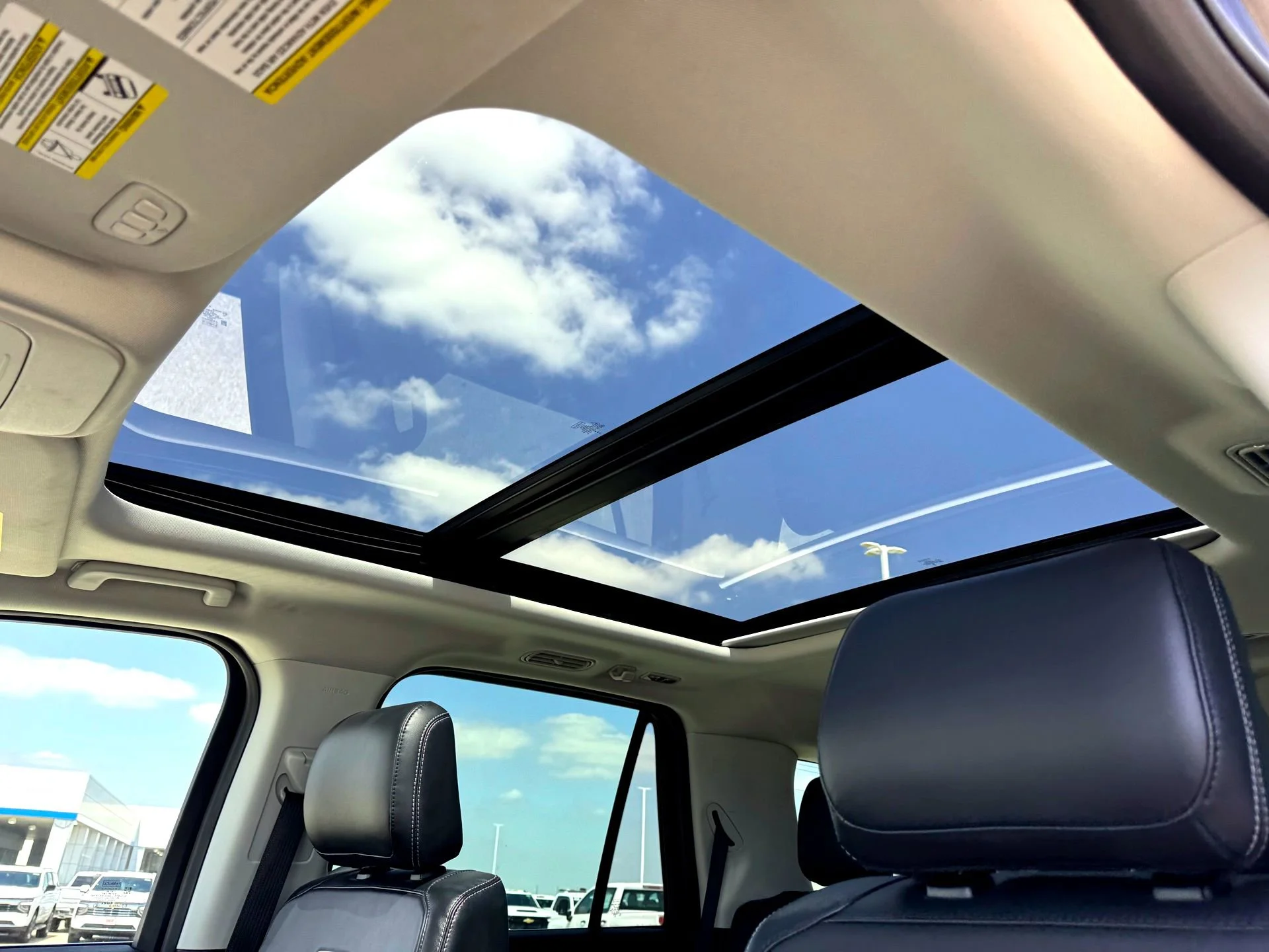 Used 2025  Ford Platinum image 14