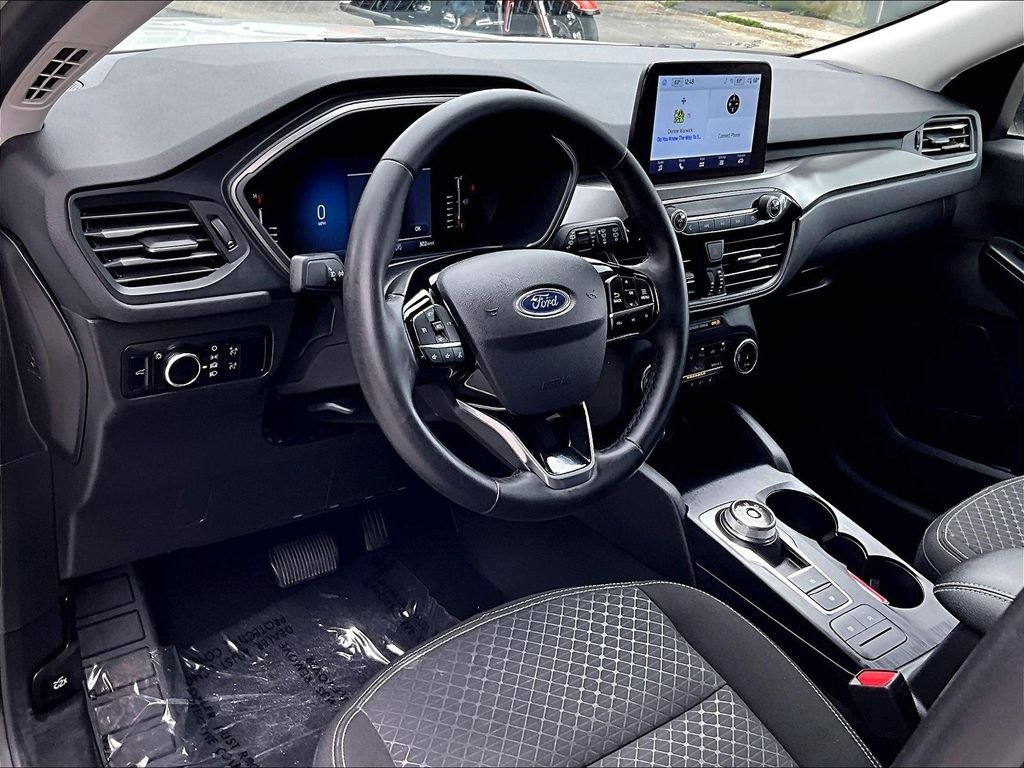 Used 2023 White Metallic Ford Active image 8