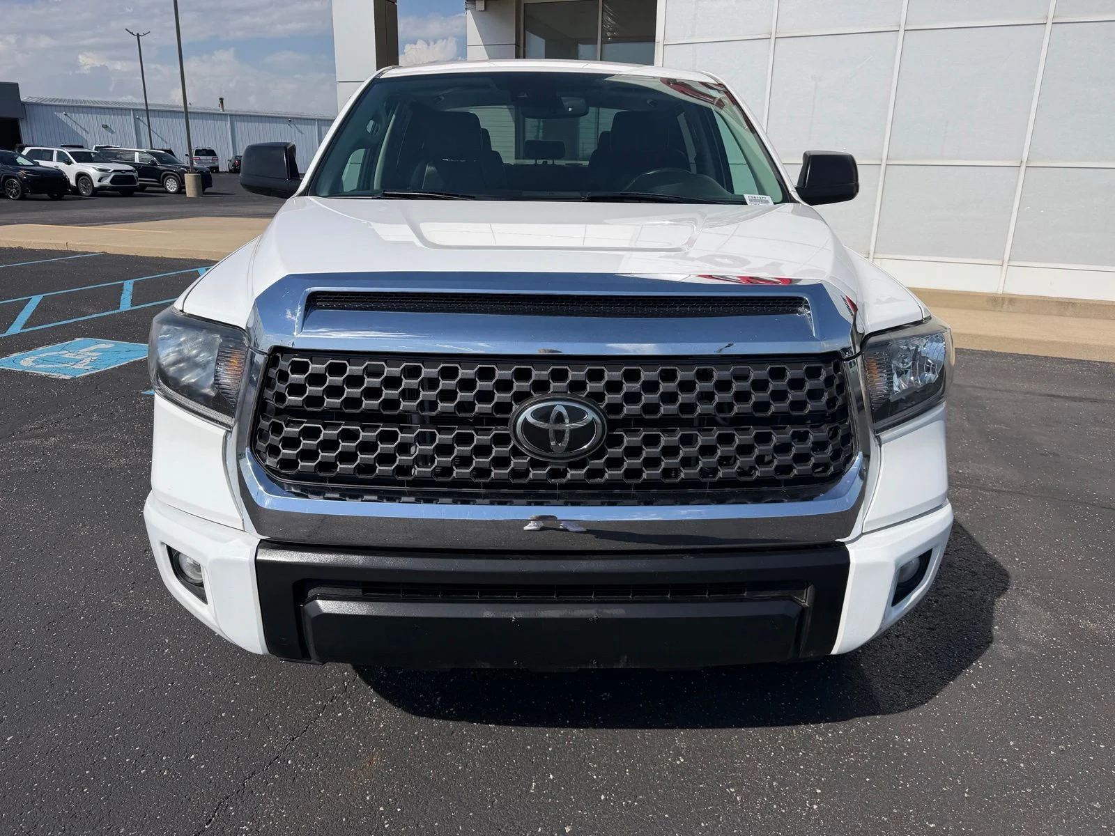 Used 2020 White Toyota SR5 image 4