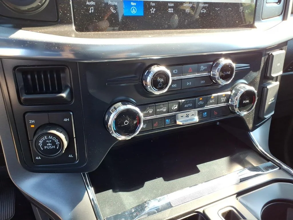 New 2026 Marsh Gray Ford Lariat image 19