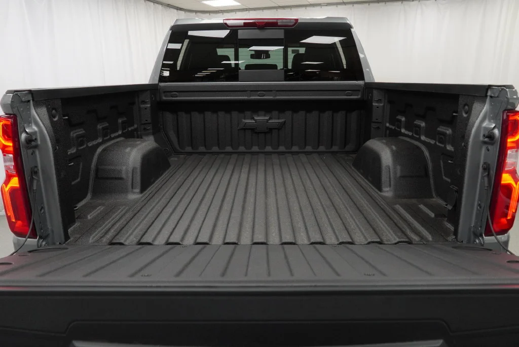 New 2026 Sterling Gray Metallic Chevrolet High Country image 25