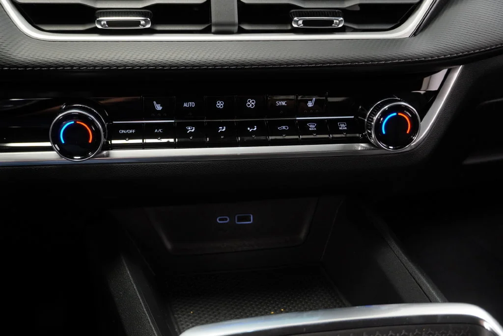 New 2027 Sterling Gray Metallic Chevrolet LT image 18