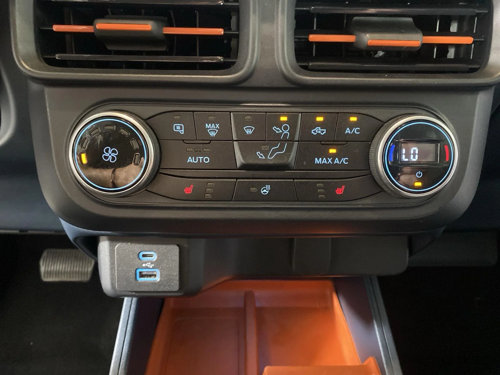 Used 2022 Oxford White Ford XLT image 22