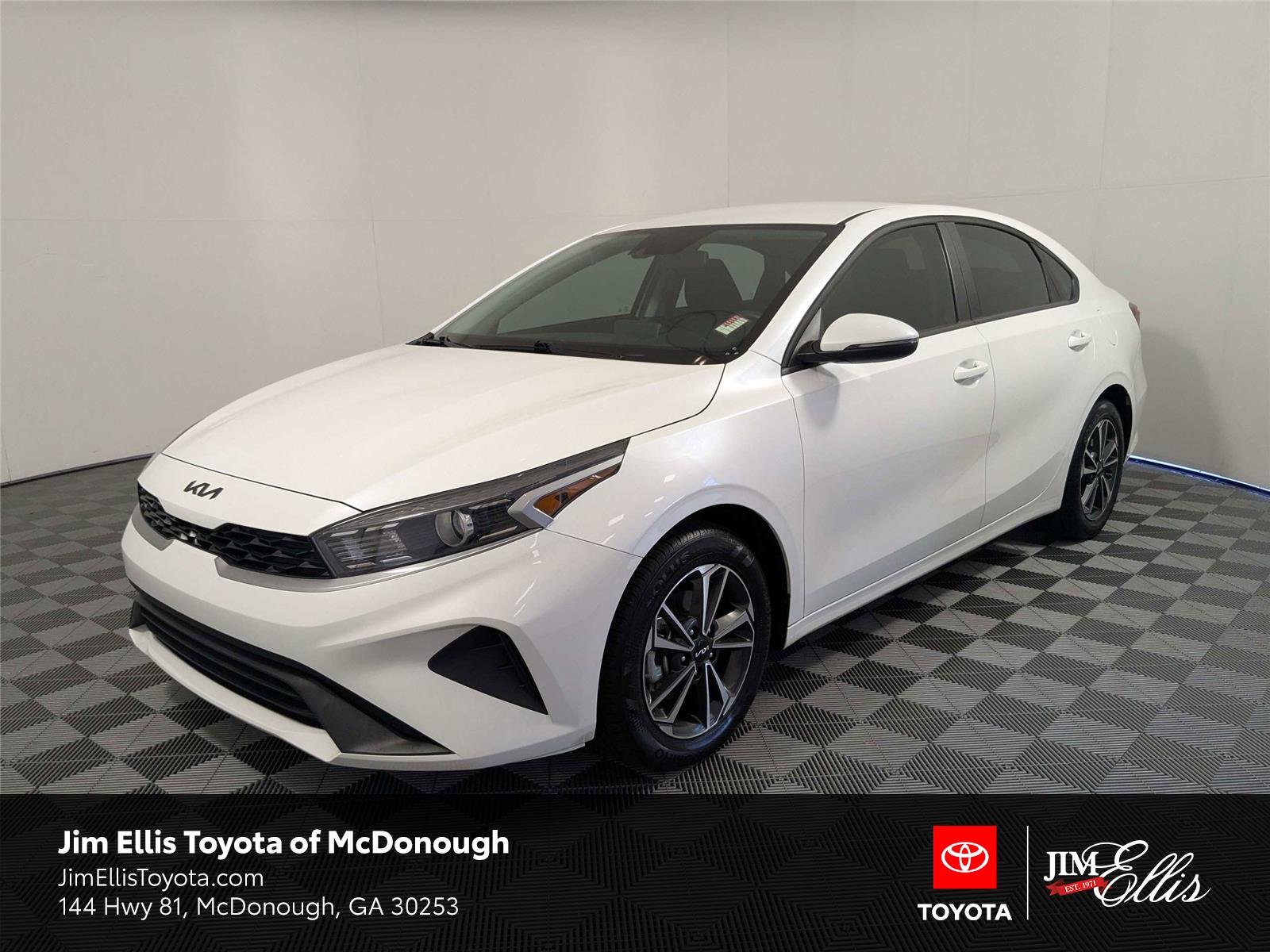 2024 Kia Forte LXS AT's photo
