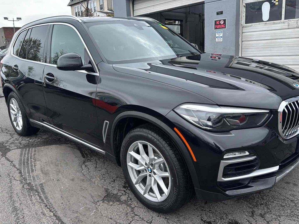 Used 2019 Black Sapphire Metallic BMW xDrive40i image 3