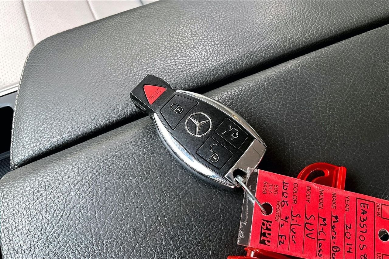 Used 2014 Silver Mercedes-Benz ML 350 image 35