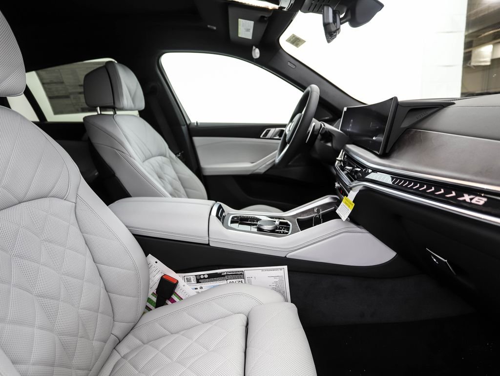 Used 2026 White Metallic BMW xDrive40i image 31