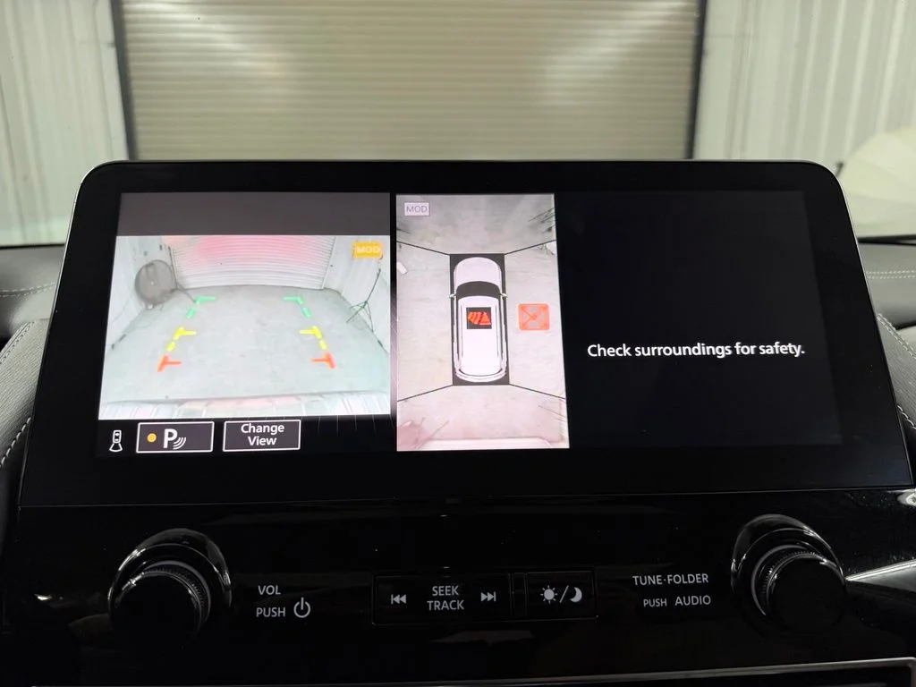 Used 2023 Silver INFINITI Premium Select image 11