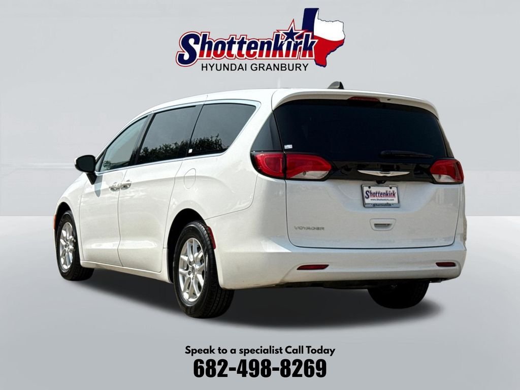 Used 2022 White Chrysler LX image 8