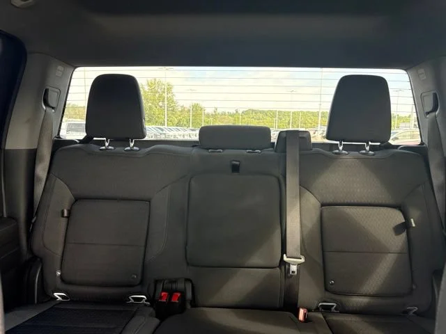 Used 2022 SUMMIT WHITE GMC Elevation image 28