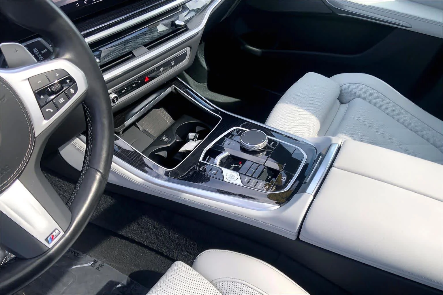 Used 2024 Gray Metallic BMW xDrive40i image 17