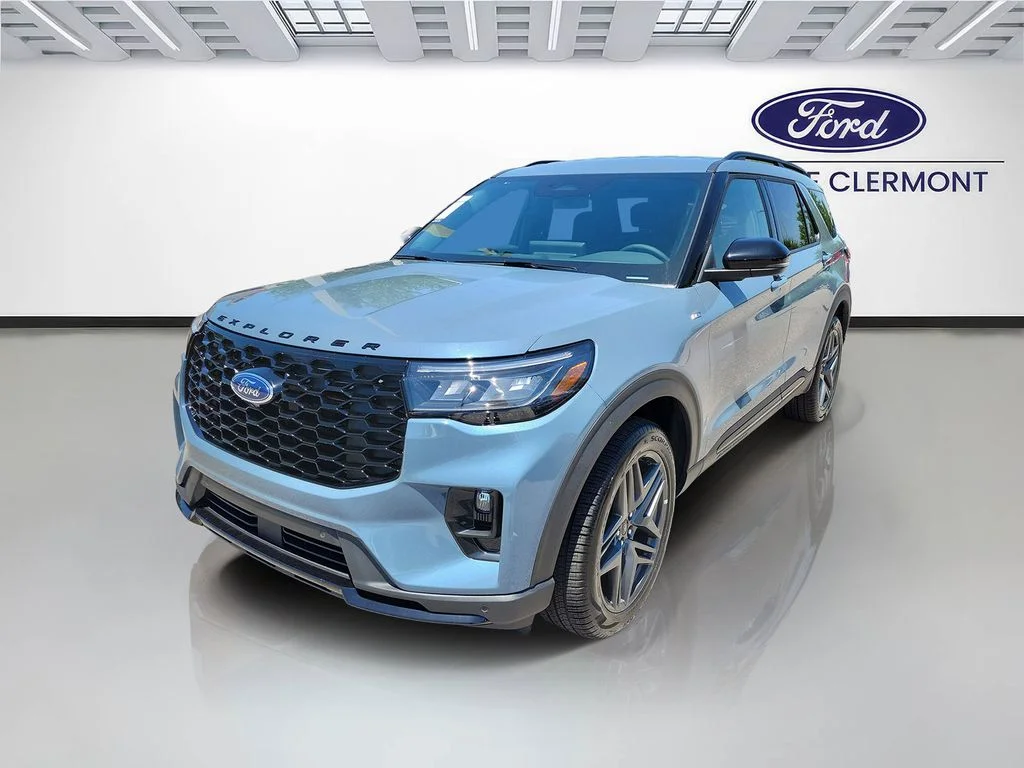 New 2026 Vapor Blue Metallic Ford ST-Line image 2