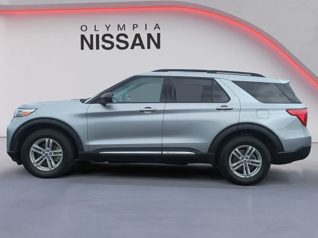 Used 2022 Silver Ford XLT image 3