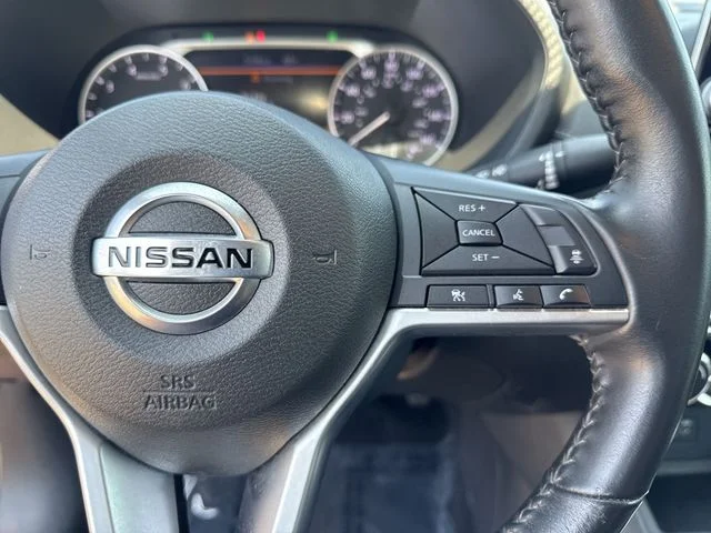 Used 2022 Red Nissan SV image 33