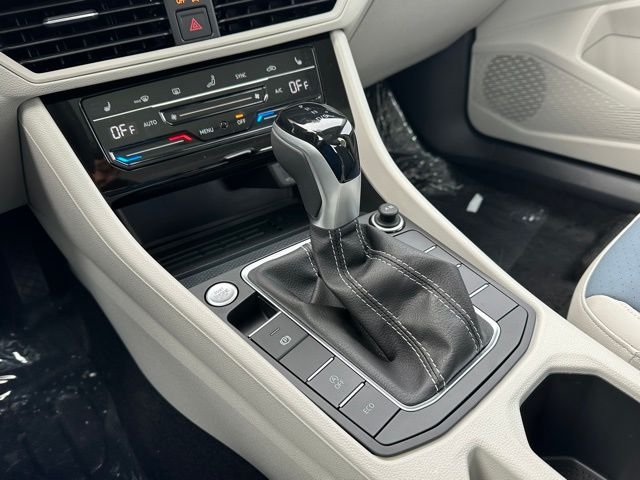 2025 Volkswagen Jetta SE - Photo 32