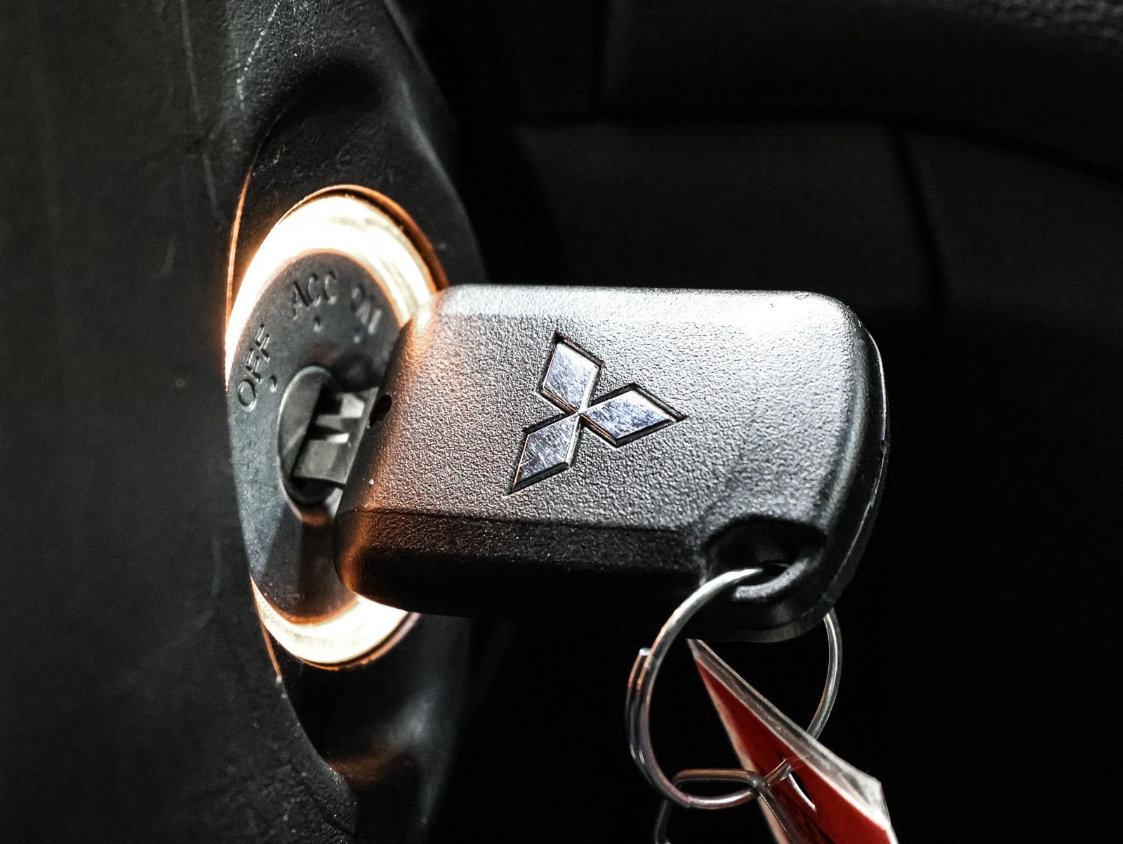 2025 Mitsubishi Outlander Sport ES - Photo 36