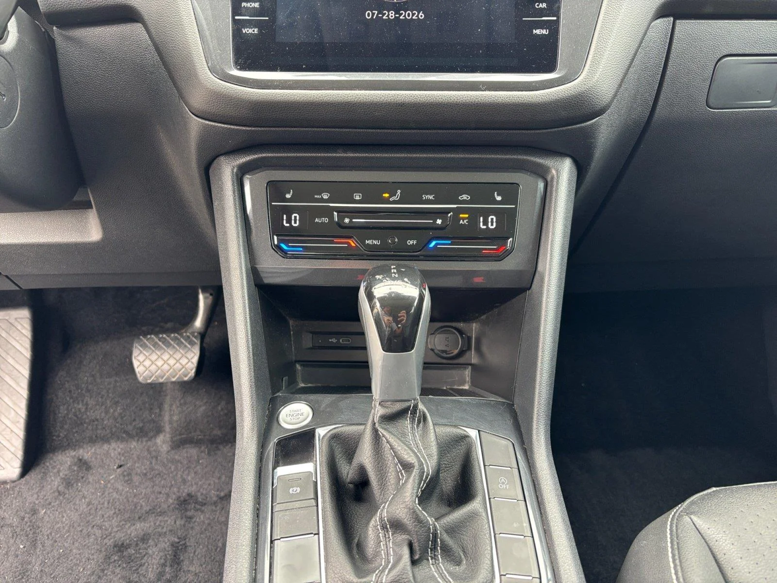 2023 Volkswagen Tiguan SE - Photo 12