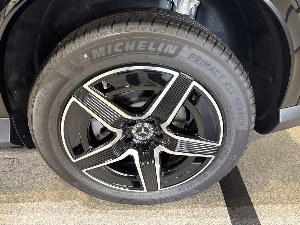 New 2027 Black Mercedes-Benz GLC 300 image 11