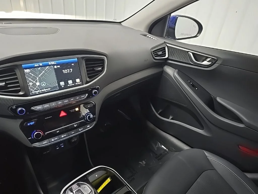 Used 2019 Intense Blue Hyundai Limited image 26