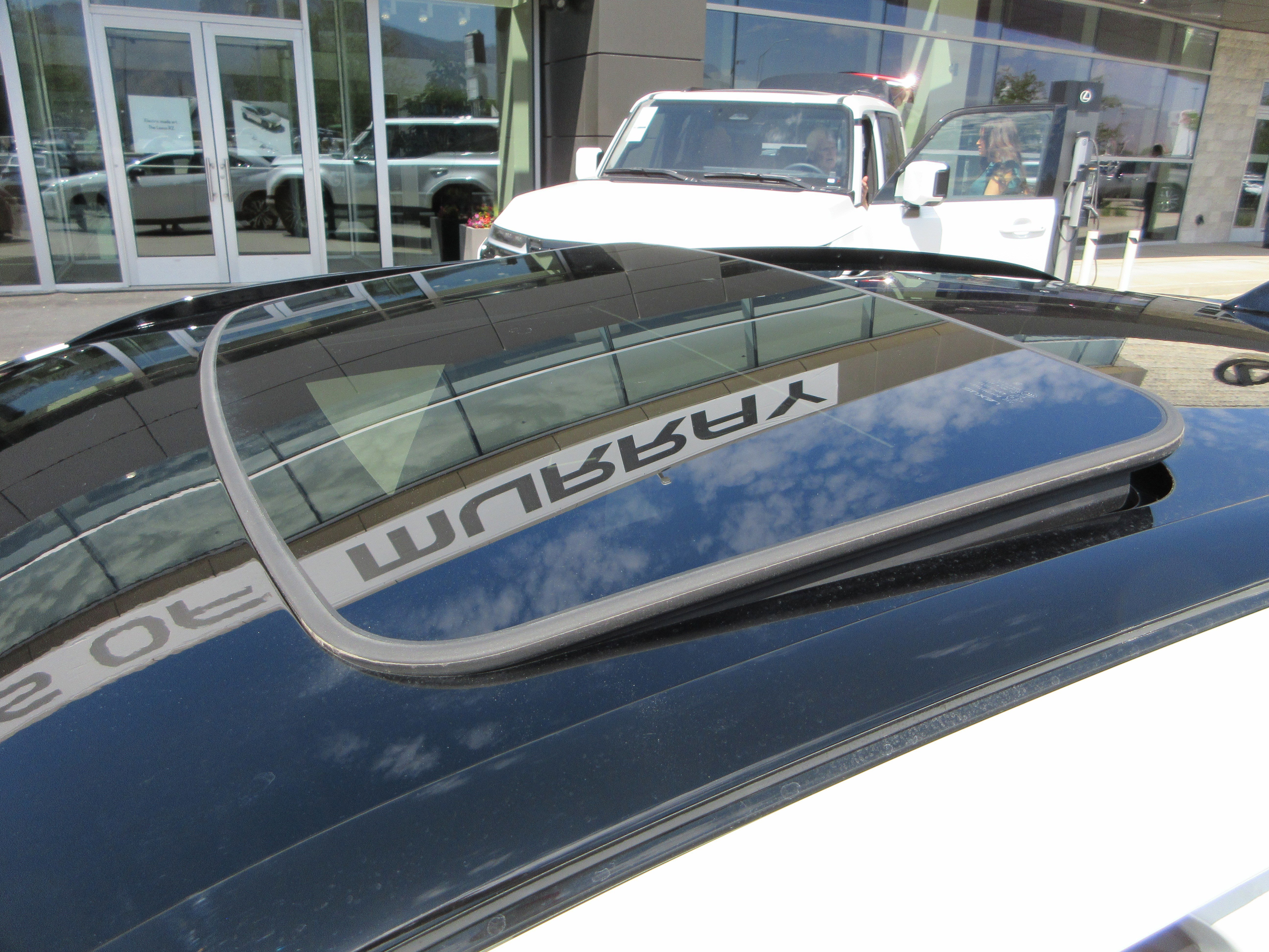 New 2026 Ultra White with Obsidian roof Lexus F SPORT DESIGN AWD image 17