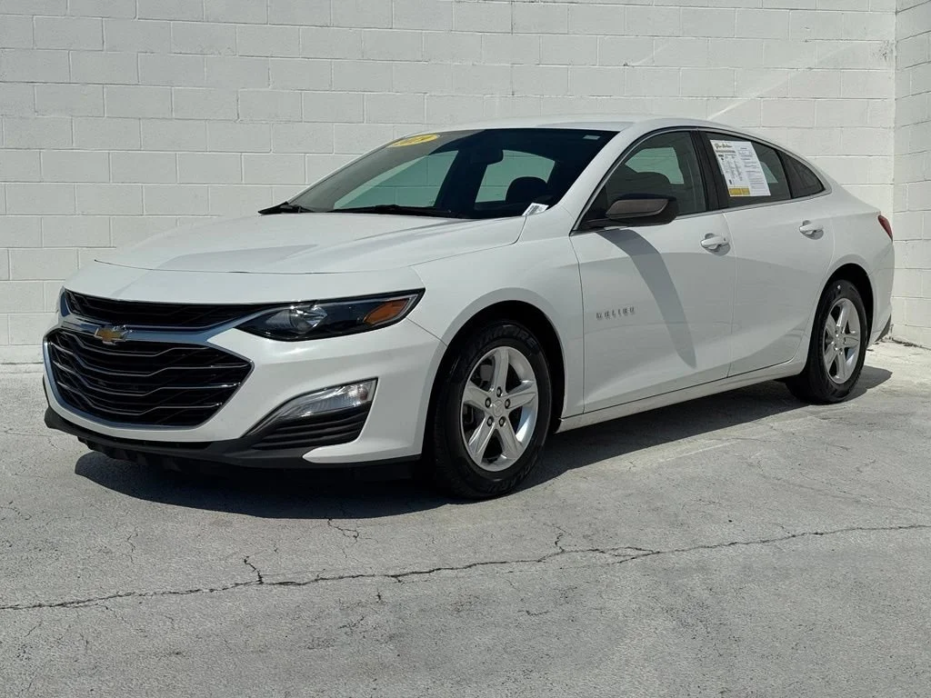 Used 2019 SUMMIT WHITE Chevrolet LS image 9
