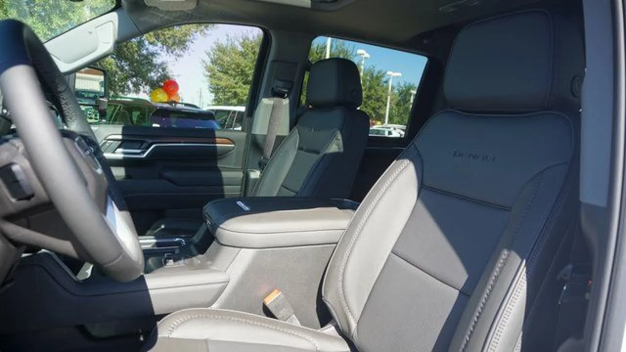 2026 GMC Sierra 3500HD Denali - Photo 19