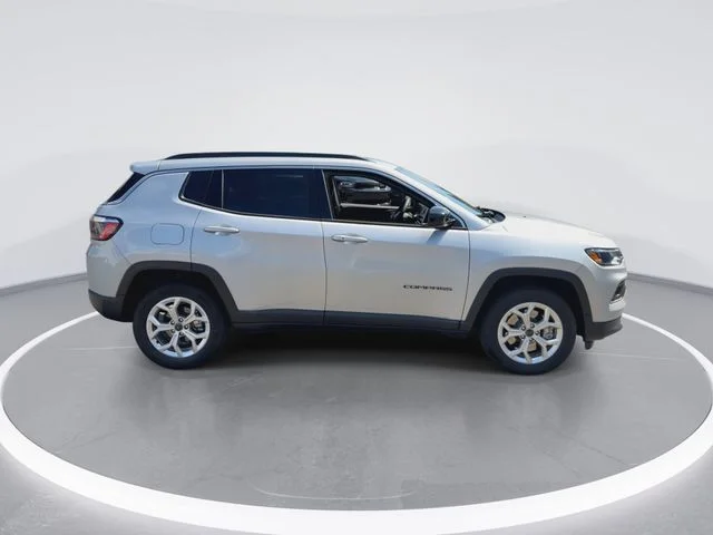 Used 2025 Silver Jeep Latitude image 9