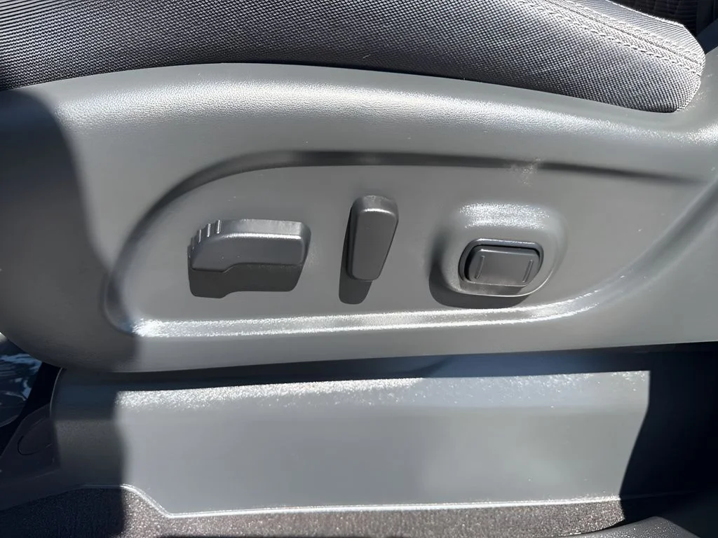 Used 2024 Green Nissan SV image 10