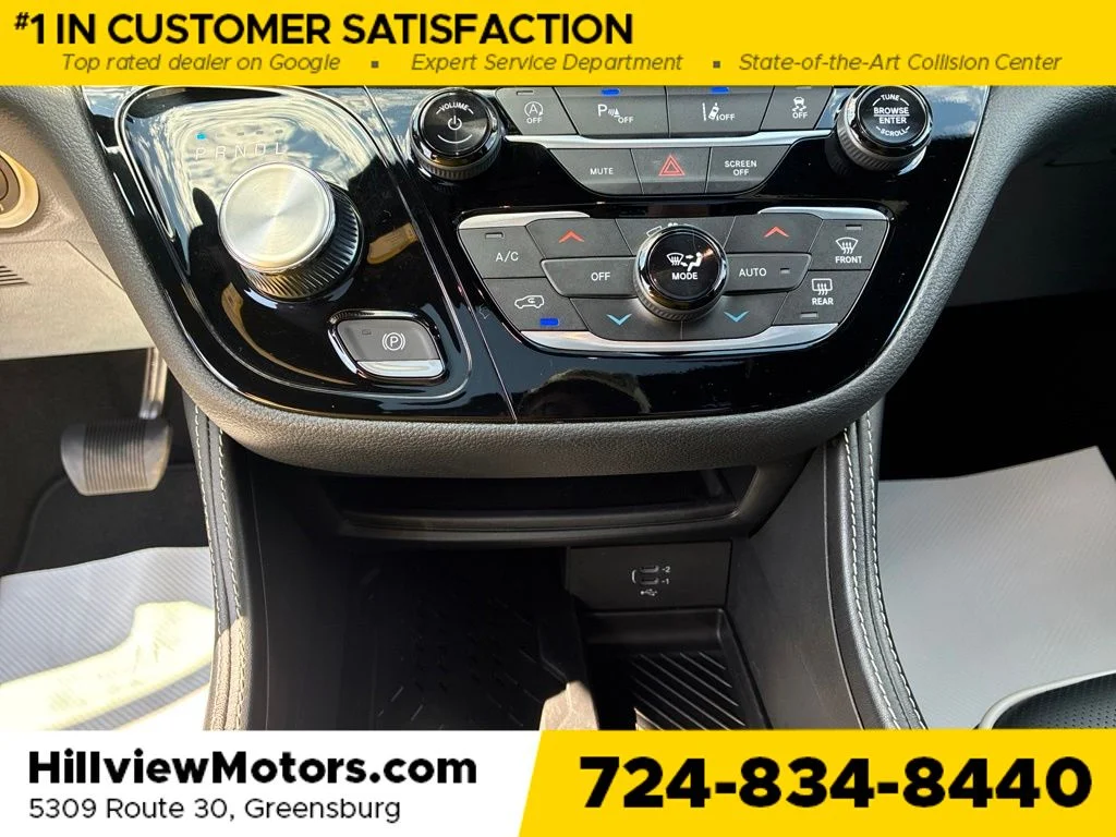 Used 2026 Bright White Clearcoat Chrysler Limited image 32
