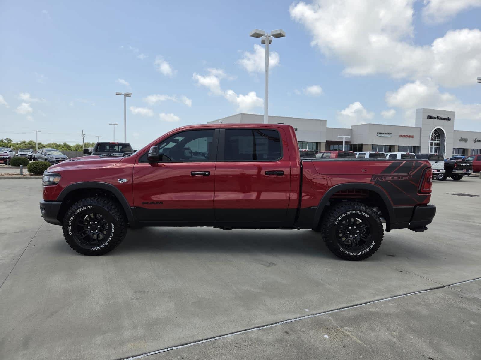 New 2026 Molten Red Pearl-Coat Exterior Paint RAM Rebel image 2