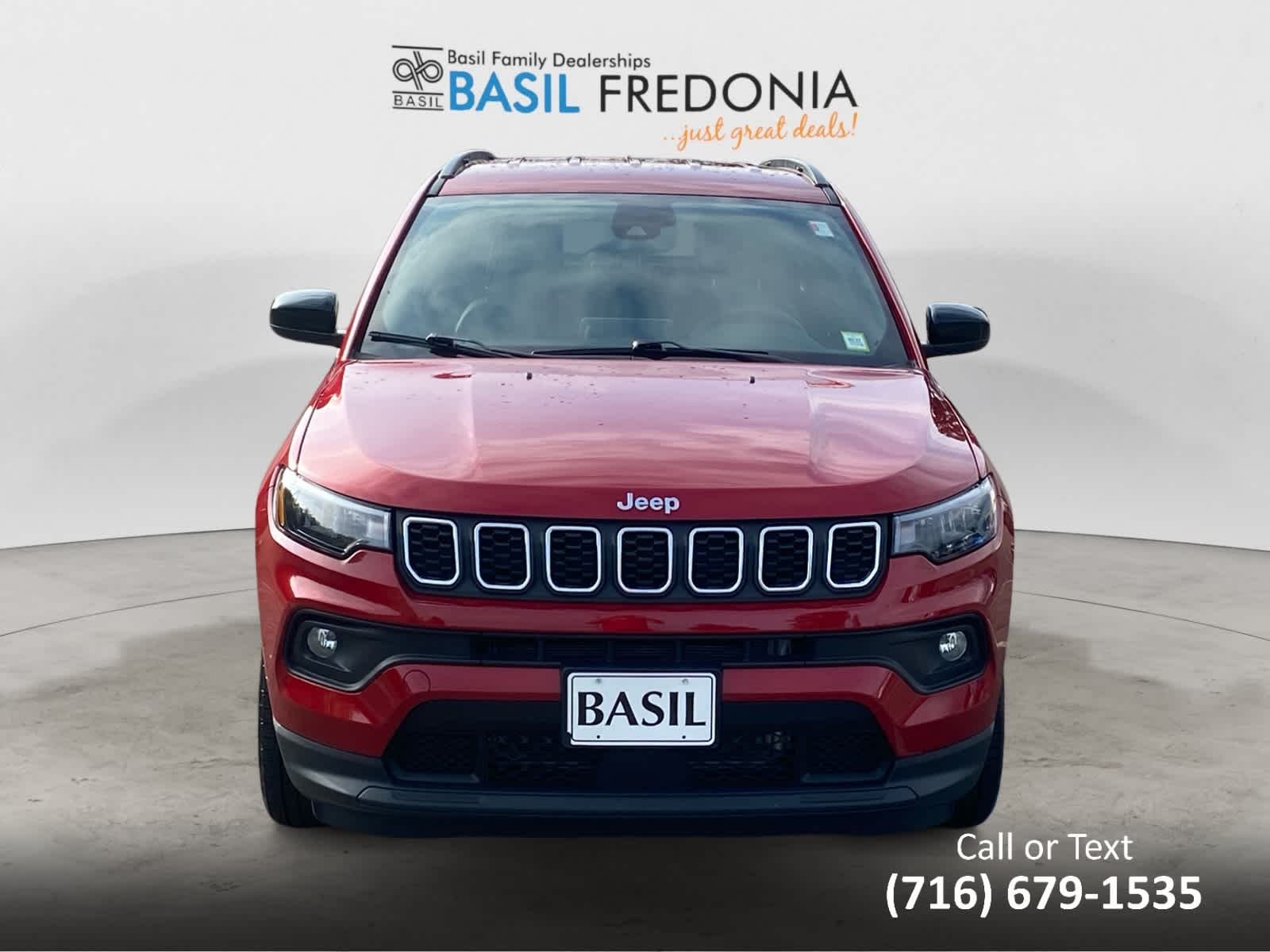 Used 2025 Red Hot Pearlcoat Jeep Latitude image 12