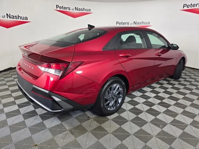 Used 2024 Red Hyundai SEL image 30