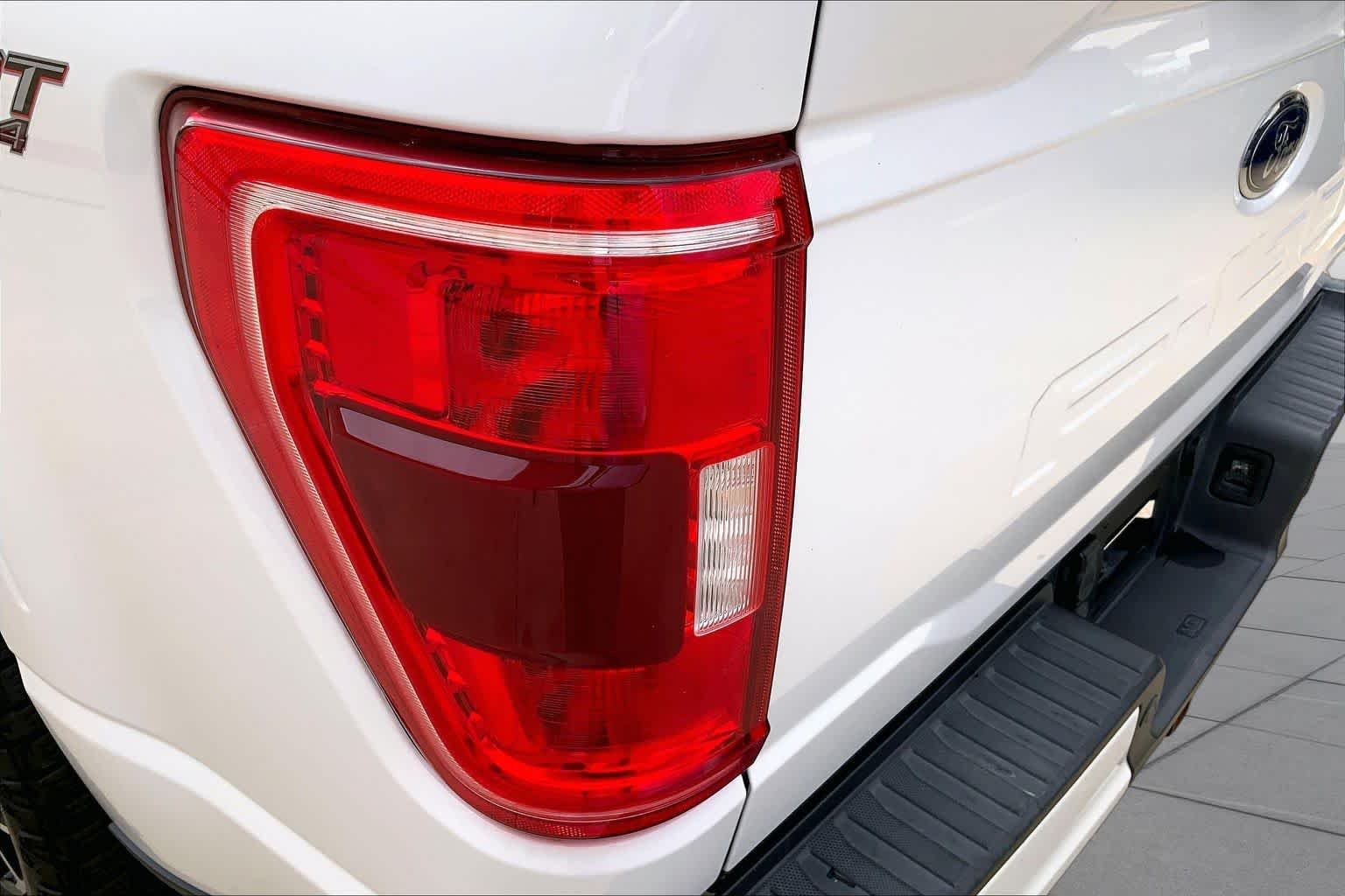 Used 2021 Oxford White Ford XLT image 27