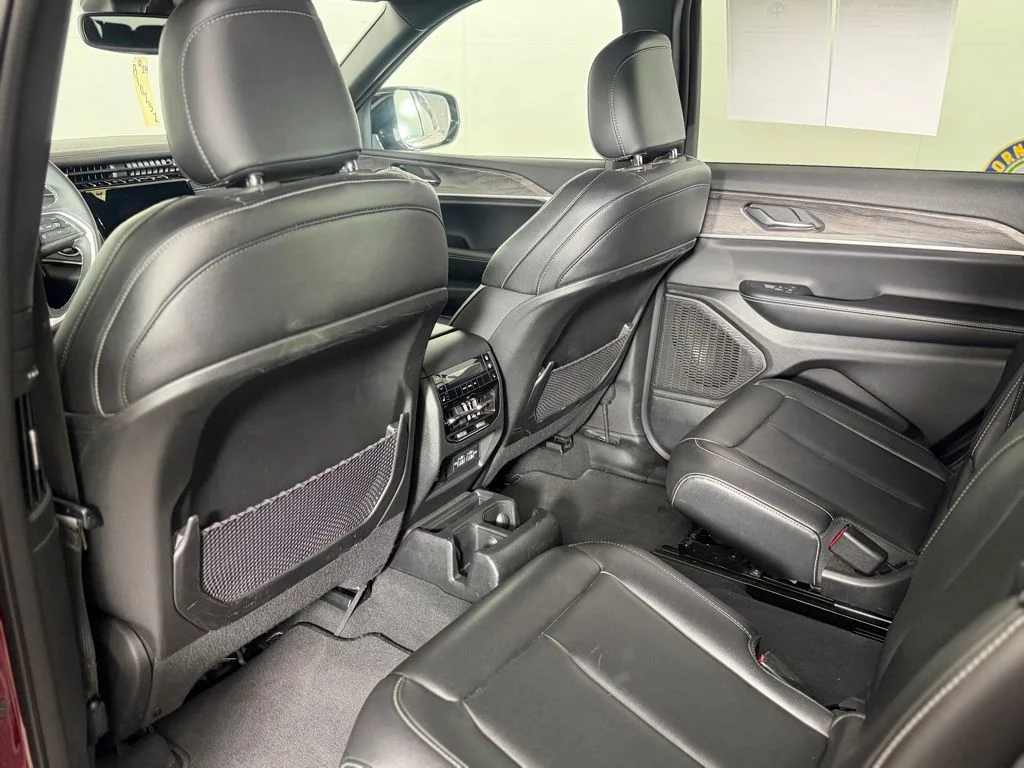 Used 2024 Velvet Red Pearlcoat Jeep Limited image 15