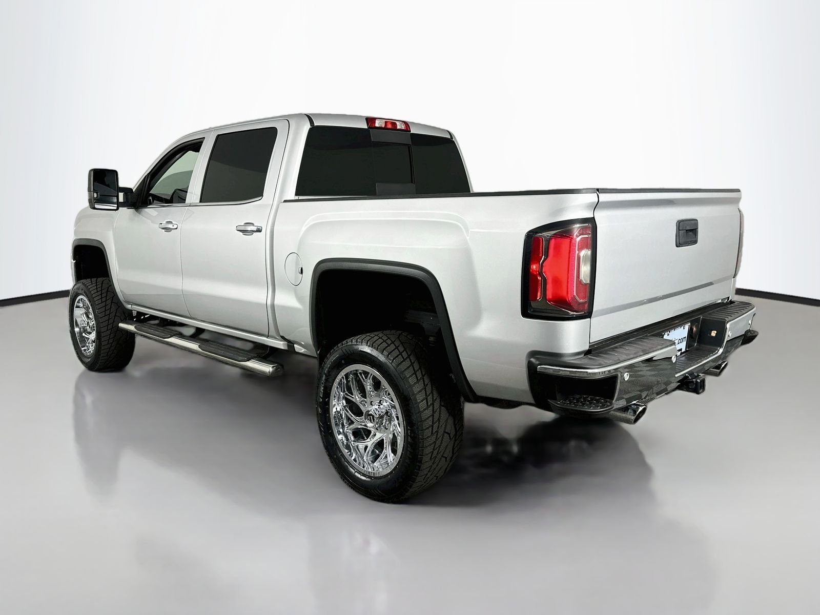 Used 2018 Quicksilver Metallic GMC SLT image 6